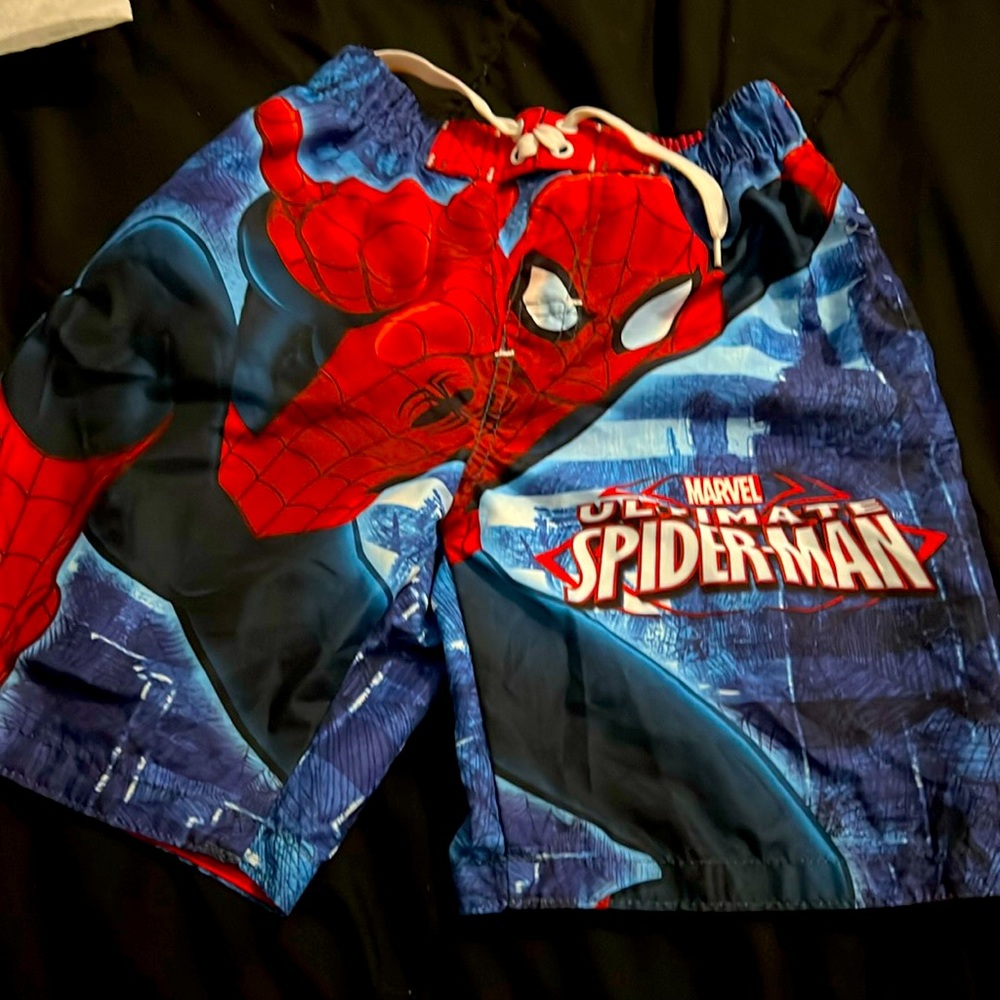 Boys Spider-Man swim shorts Size 7